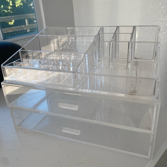 Makeup acrylic cube